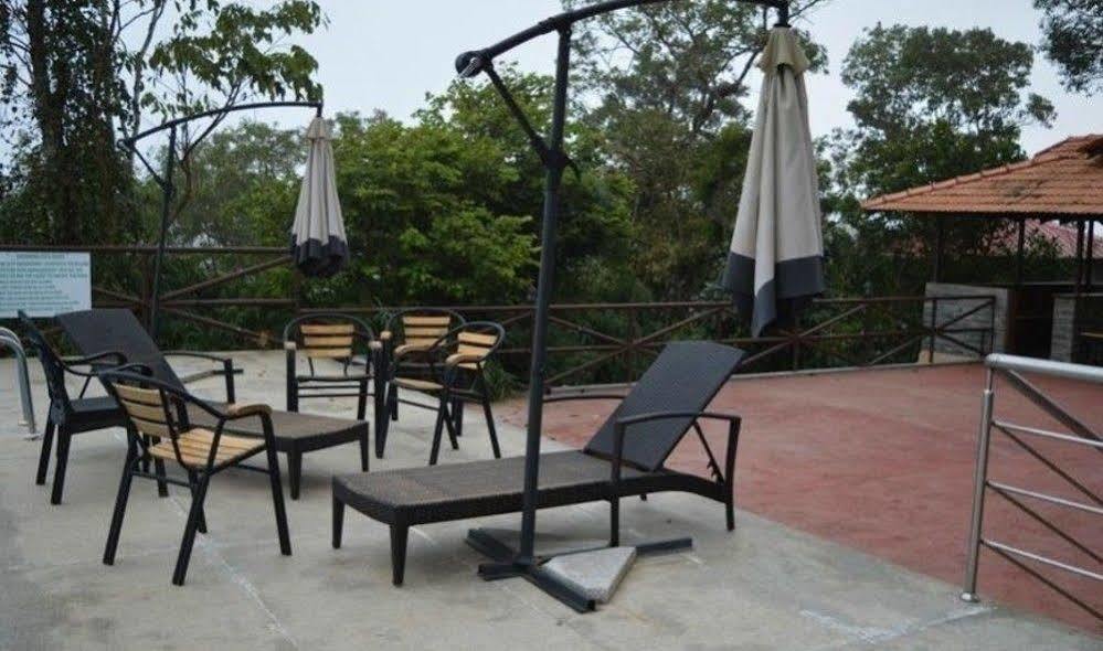 Porcupine Castle Hotel Polibetta Luaran gambar